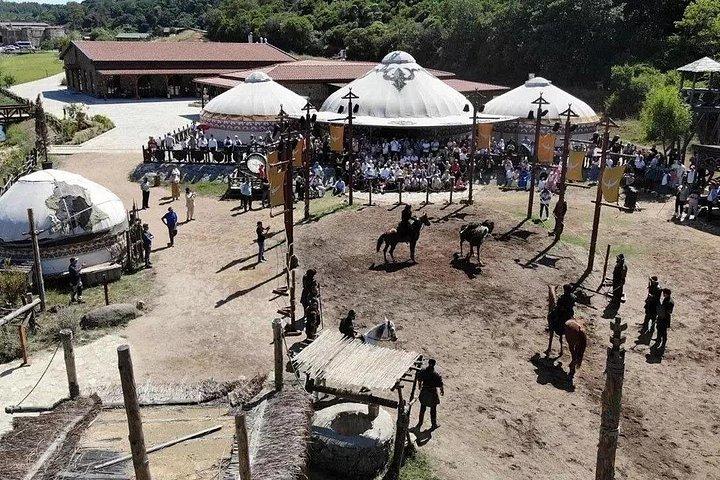 イスタンブール・エルトゥグルルとオスマン・ガジの映画セットツアーより