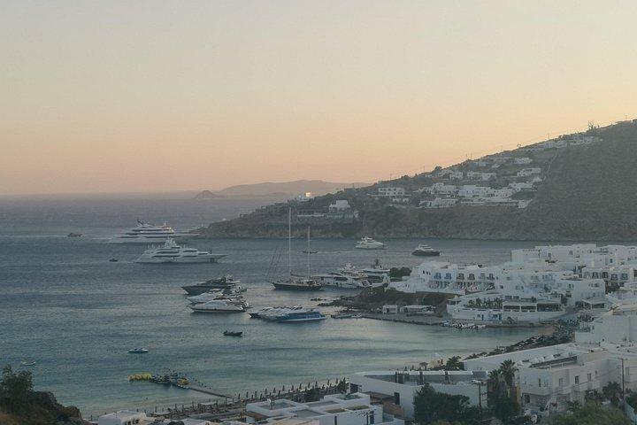 プライベートミコノスツアー（高級車付き）