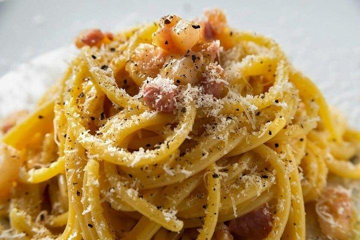 ローマでストリートフードウォーキングツアー：本物の地元のように食べる