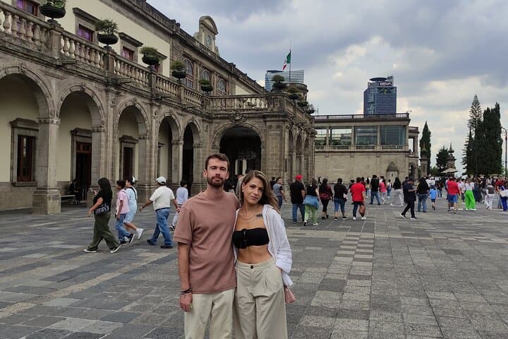 Chapultepec Castle Private Tour with Guide and Transport Option
