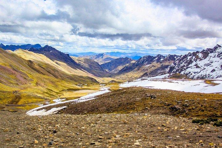 Rainbow Mountain Full Day Hike from Cusco with Local Guide