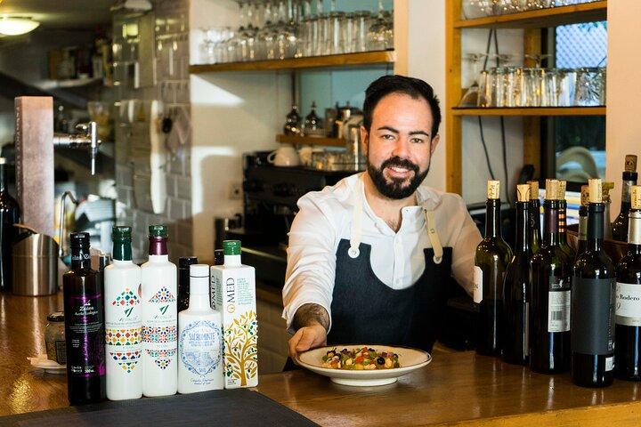 Sevilla Wine & Gourmet Tapas Tour by Food Lover Tour