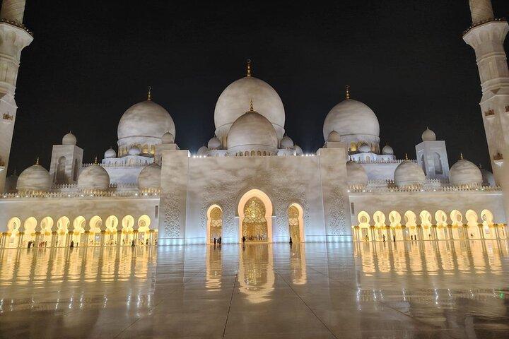 Abu Dhabi Tour with Private Transportation