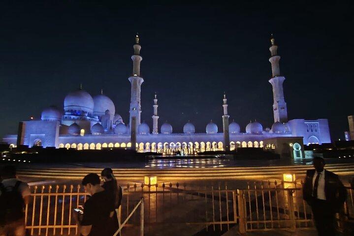 Abu Dhabi Tour with Private Transportation