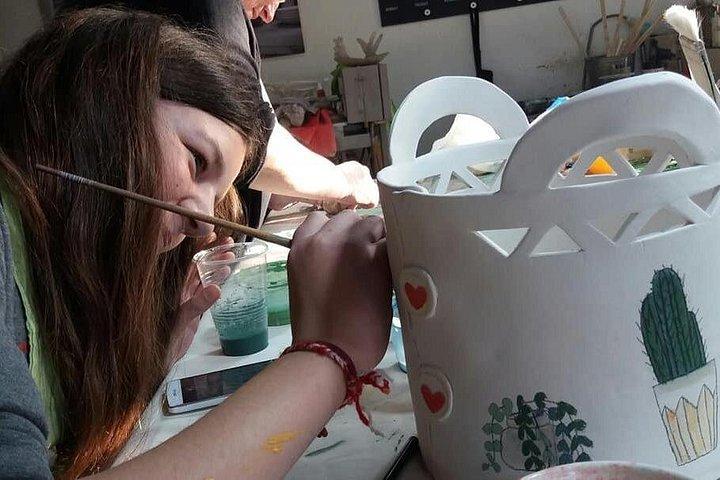 エギナ セラミックス クラス - この芸術の魔法を学び、インスピレーションを得て創造しましょう!