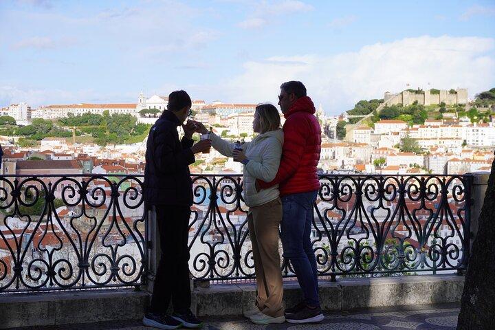 Walk Lisbon Like a Local: バイロアルト&ダウンタウン・エクスペリエンス