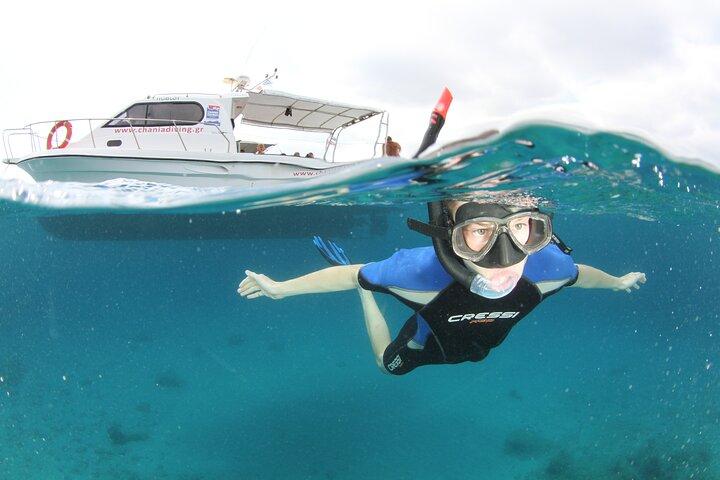 Passeio de barco em Creta com snorkeling guiado e recarga grátis!