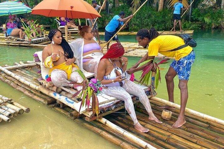 Montego Bay, Rafting de bambu com massagem de pés
