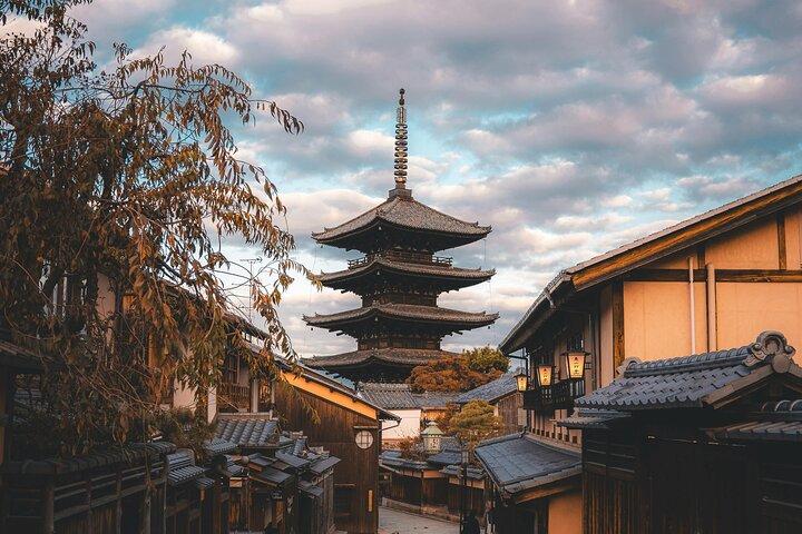 Kyoto Private Hightlights Customizable Tour&English Driver Guide