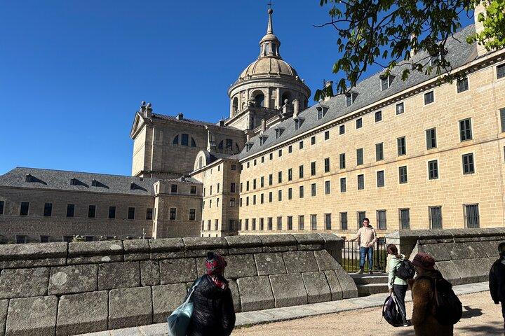 Tour privato Escorial e Valle dei Caduti in Minivan