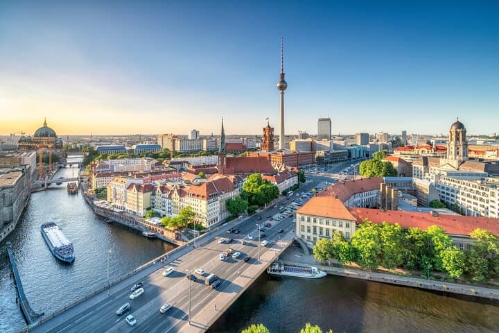 Berlin TV Tower Fernsehturm Tour with Skip the Line Tickets