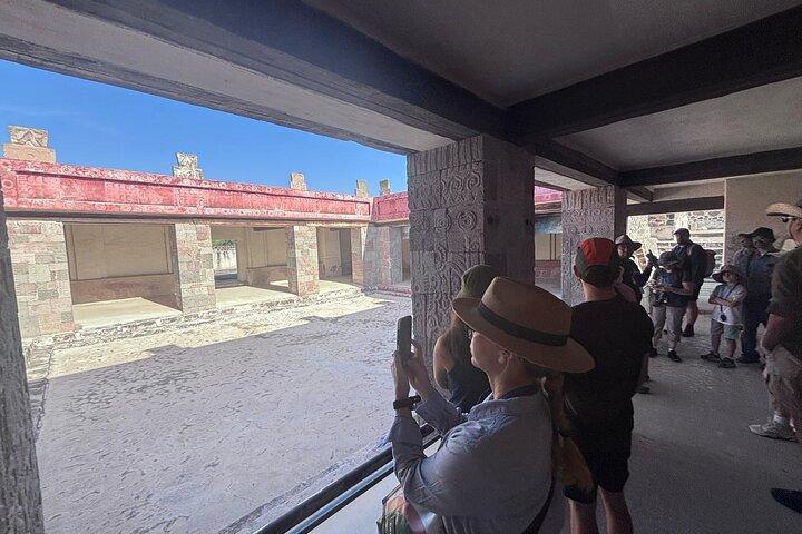Tour with an expert archaeologist in Teotihuacan