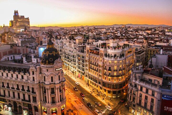 Madrid : ガイドなしのデジタルツアー – スマホで探検