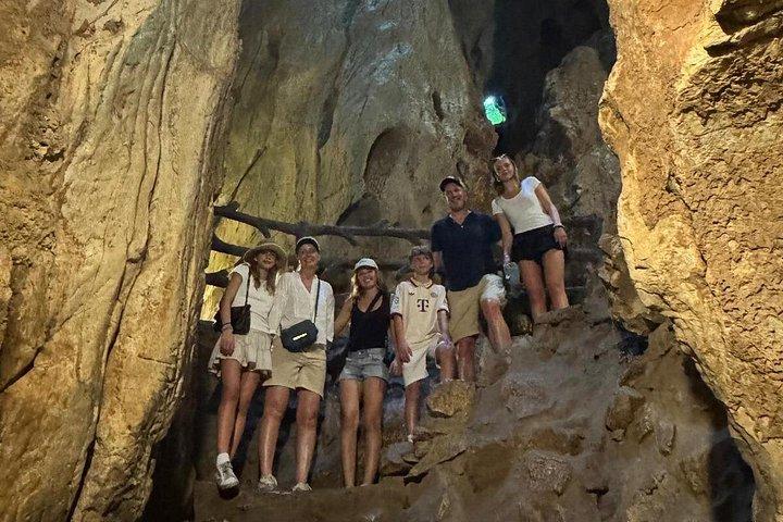大理石の山と龍の橋と仏様への素敵な巡礼