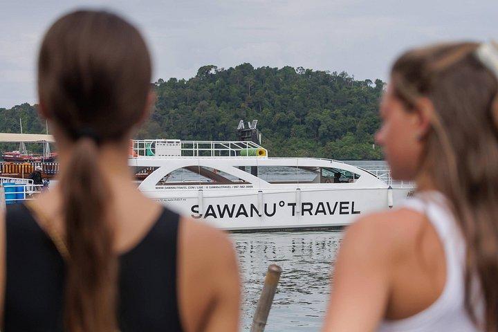 プラチナシュノーケリングパワーカタマランでシミラン諸島へ脱出