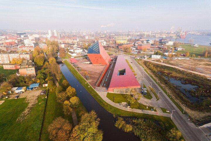 スキップ・ザ・ライン第二次世界大戦博物館グダンスク・プライベートツアー