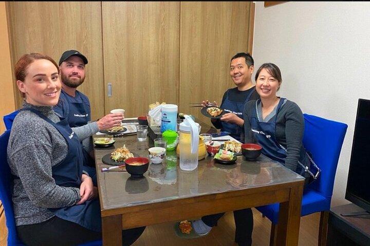 大阪料理教室:お好み焼きと日本語体験