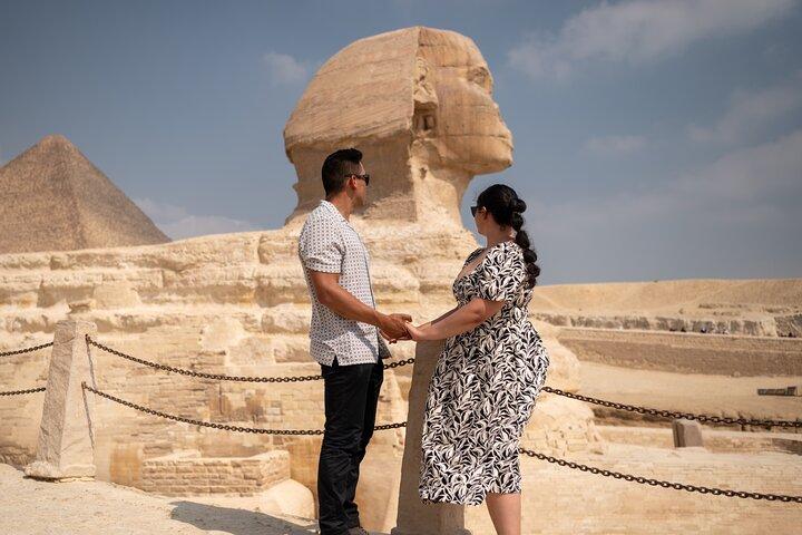 Pyramids of Giza tour with khufu restaurant reservation