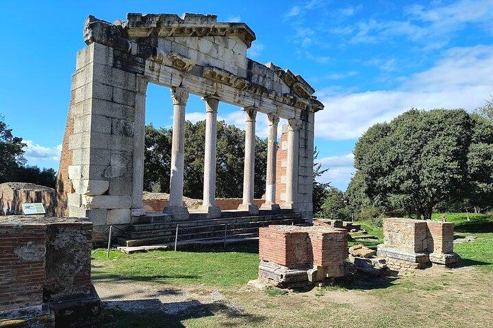 ヴロラから：ズヴェルネツ、アポロニア、ベラット日帰り旅行体験