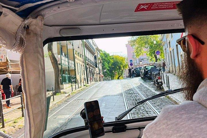 トゥクトゥクによるリスボン歴史地区プライベートツアー3時間