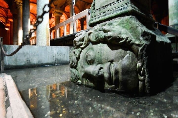 Private Guided Tour Hagia Sophia, Cistern, Topkapi and Bazaar