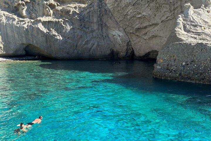Boat tour island of Ponza
