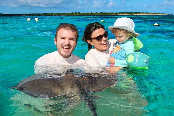 Visiter Antigua : Stingrays, Devils Bridge et Long Bay Beach