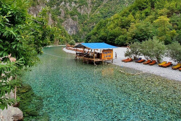 Privat dagstur til Shala River og Komani Lake fra Tirana