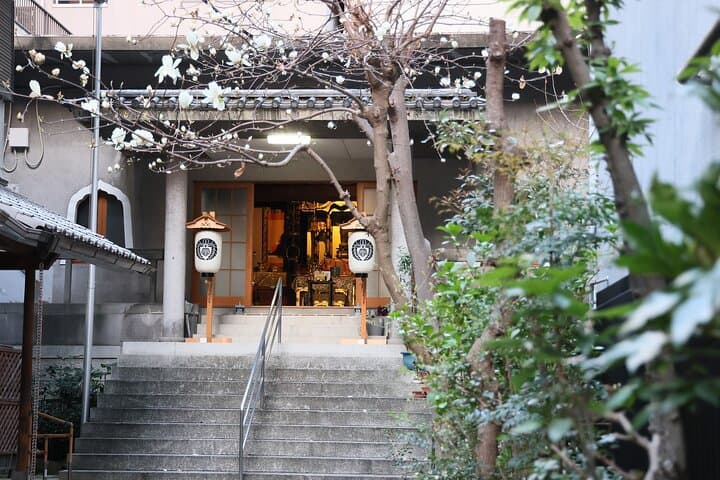 Osaka:Bamboo Healing Massage at the Temple 