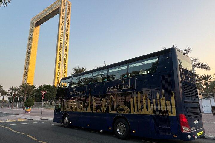 Dubai Bustronomy Gourmet Sightseeing Brunch im Panoramabus