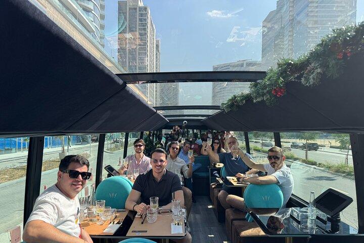 Dubai Bustronomy Gourmet Sightseeing Brunch im Panoramabus