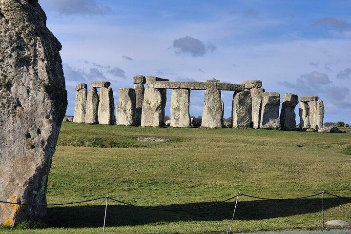 Visite privée de Stonehenge, Avebury et Mystical Car + Guide