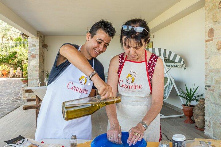 Dégustation d'huile d'olive et cours de Focaccia dans la campagne de Pérouse