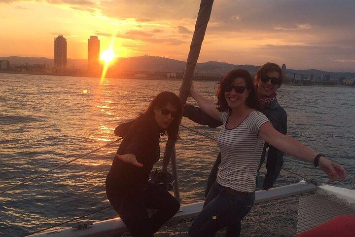 Barcelona: Pôr do Sol no Mar com Música e Bebidas