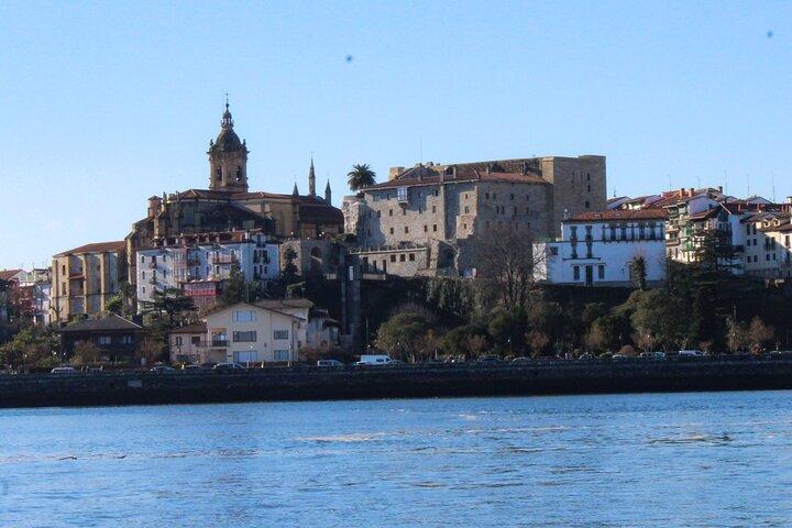 Scoprire Hondarribia dal mare con l'audioguida