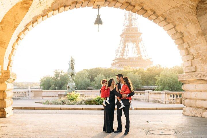 Paris - Familienfotoshooting mit kinderfreundlichem lokalen Fotografen