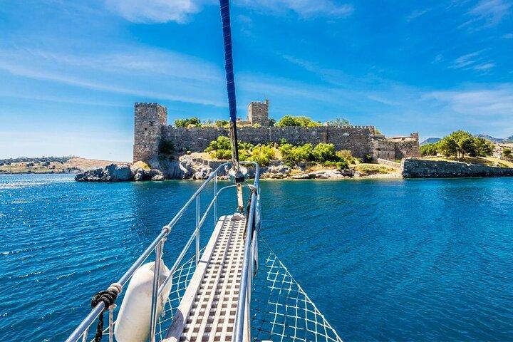 Private Bodrum Castle and Sunset Cruise with Meal