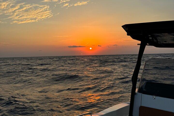 ミジスレスの夕日を楽しめる3時間のプライベートツアー
