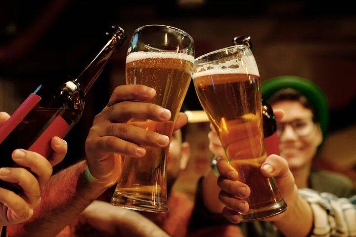 Recorrido compartido por Bay Street Bastards Pub Crawl en Charleston