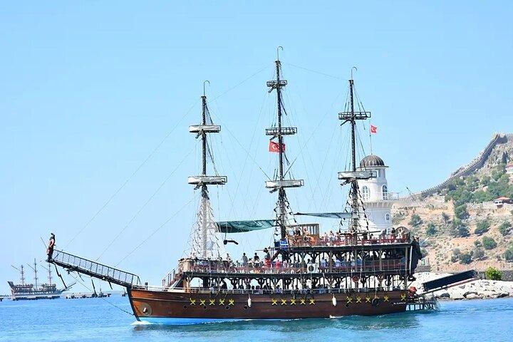 All-inclusive Alanya Piratenboottour met lunch en drankjes