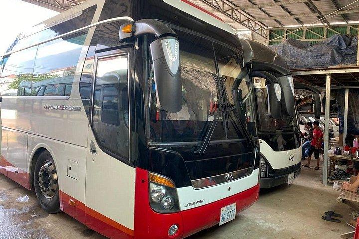 ロードツアープノンペンバッタンバン竹電車コウモリの洞窟->シェムリアップ