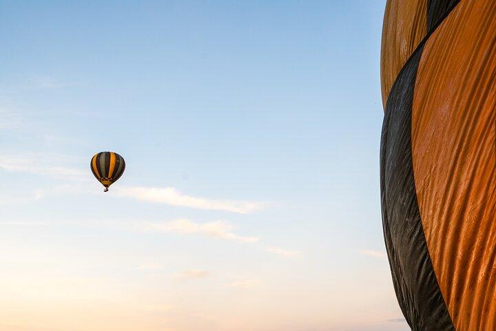 Serengeti Heißluftballonflug mit Champagnerfrühstück