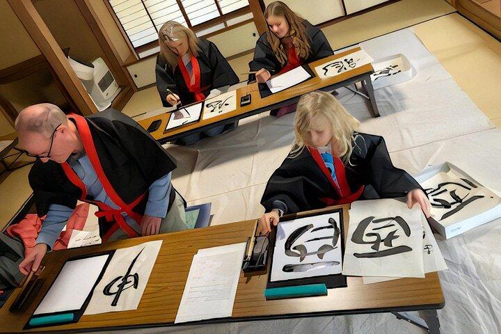 Kalligrafi oplevelse på et gammelt hus nær Matsumoto Castle