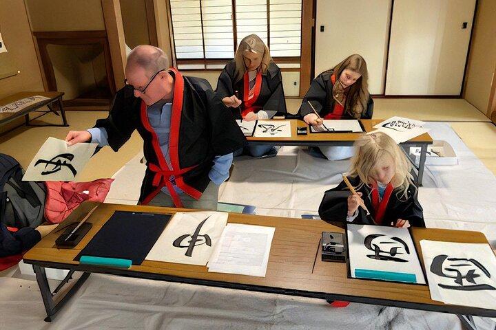 Kalligrafi oplevelse på et gammelt hus nær Matsumoto Castle