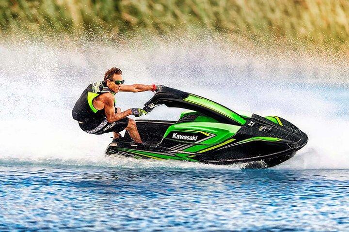 Doha Self Ride Jet Ski Experience met ophalen en afzetten