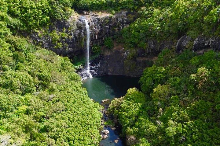 Excursão 7 Waterfalls Experience em Maurício com almoço