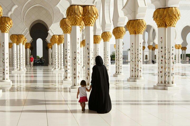 Abu Dhabi City Tour with Grand Mosque & Louvre Museum Entry