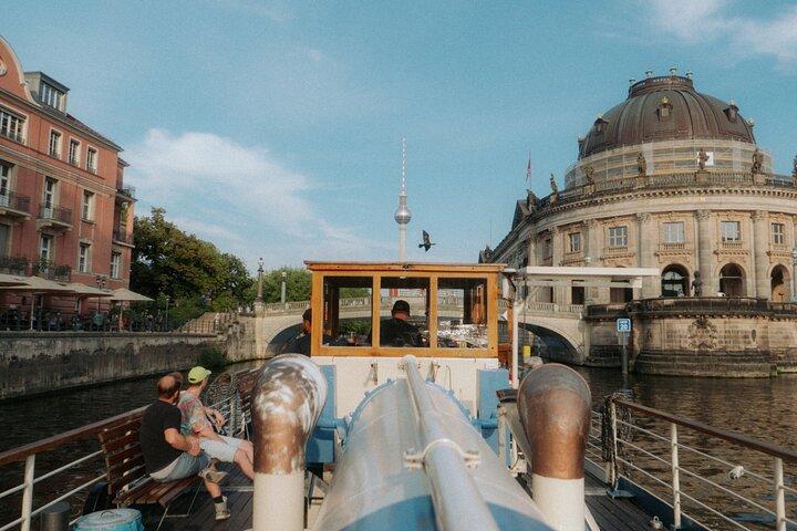 1h Sightseeing-Kreuzfahrt mit historischem Dampfschiff Kaiser Friedrich
