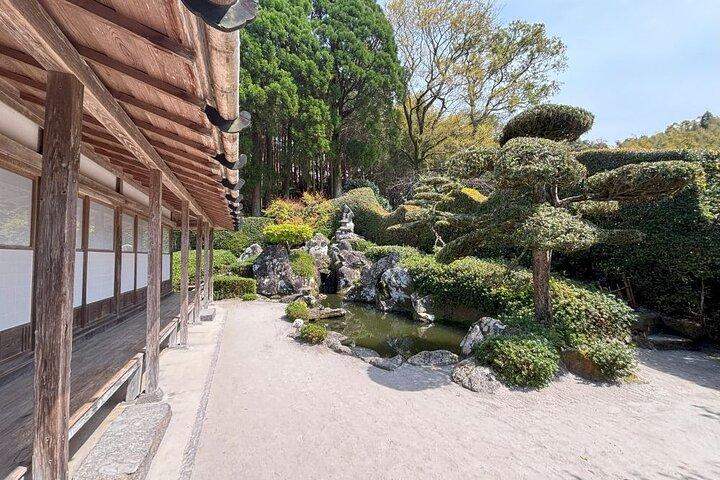 Excursión privada en coche a los jardines samurái de Chiran y al Museo de la Paz