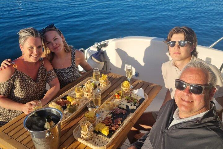 Fuengirola Boat Activity com jantar de cocktail Champagne & Sunset